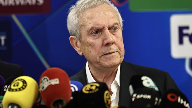 Aziz Yıldırım Kanunları! 'Herkes Gider O Kalır' Diyerek Duyurdu