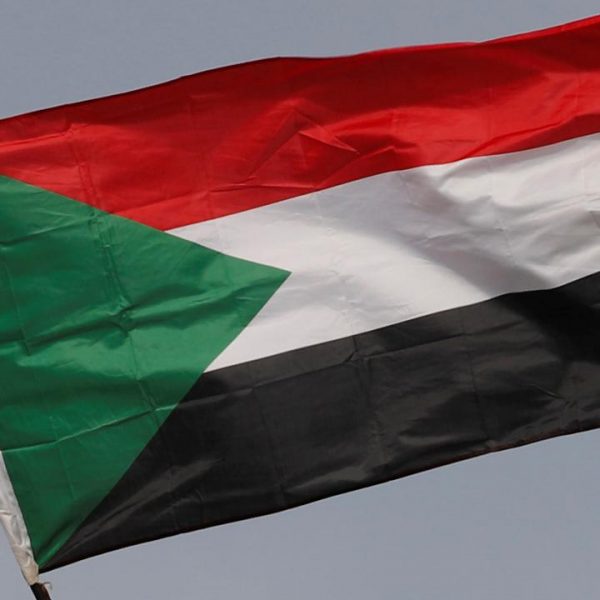 Sudan İngiltere'yi ülkenin içişlerine müdahale etmekle suçladı
