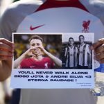 Liverpool’lu Diogo Jota ve kardeşi Andre Silva’yı son yolculuğuna uğurlamak için binlerce kişi toplandı