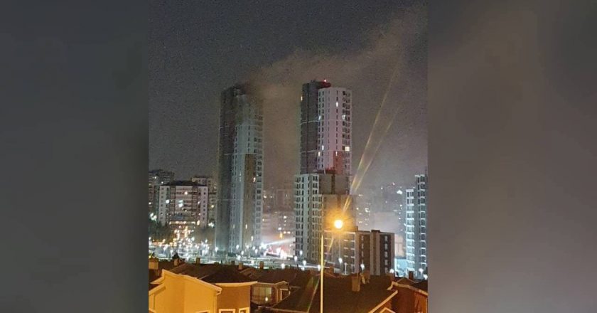 26 katlı binada yangın! Yangın diğer katlara da sıçradı – Son Dakika Türkiye Haberleri