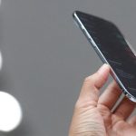 Cep telefonlarında yeni dönem! iPhone bunu ilk kez yaptı: Sim kartlar tarihe mi karışıyor?