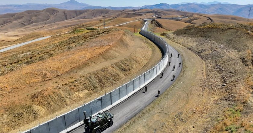 Türkiye’nin kara sınırlarının yaklaşık yüzde 44’üne güvenlik duvarı örüldü