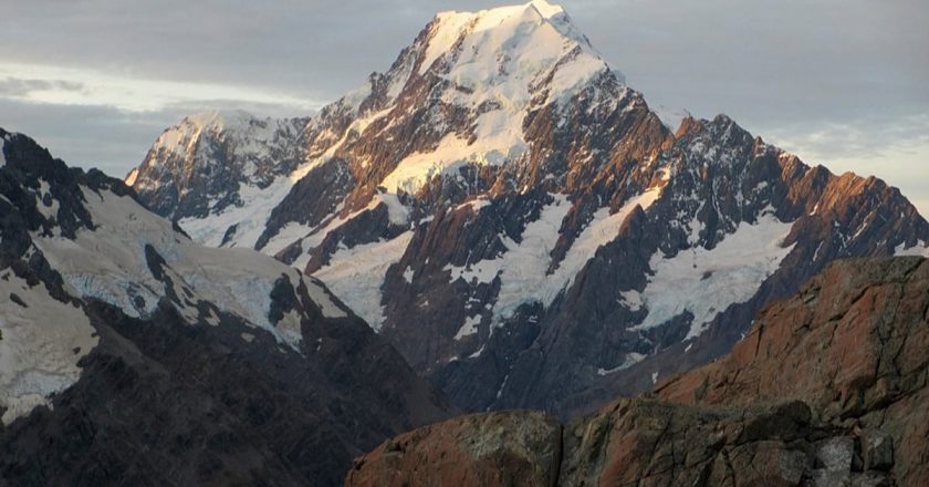 Yeni Zelanda’nın en yüksek zirvesi Aoraki’de iki dağcı ölü bulundu