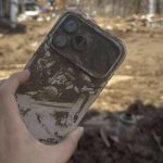 Tayfunda kaybolmuştu: 3 gün boyunca çamurda kalan iPhone 17 Pro herkesi şaşkına çevirdi!