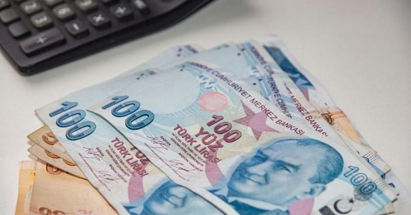 Memur ve emeklilere ek zam gelecek mi? 2026 maaş artışı ne durumda?